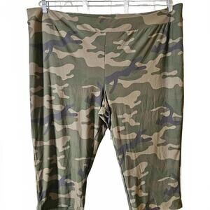 Terra & Sky Women's Plus Size 5X Camouflage Leggings
